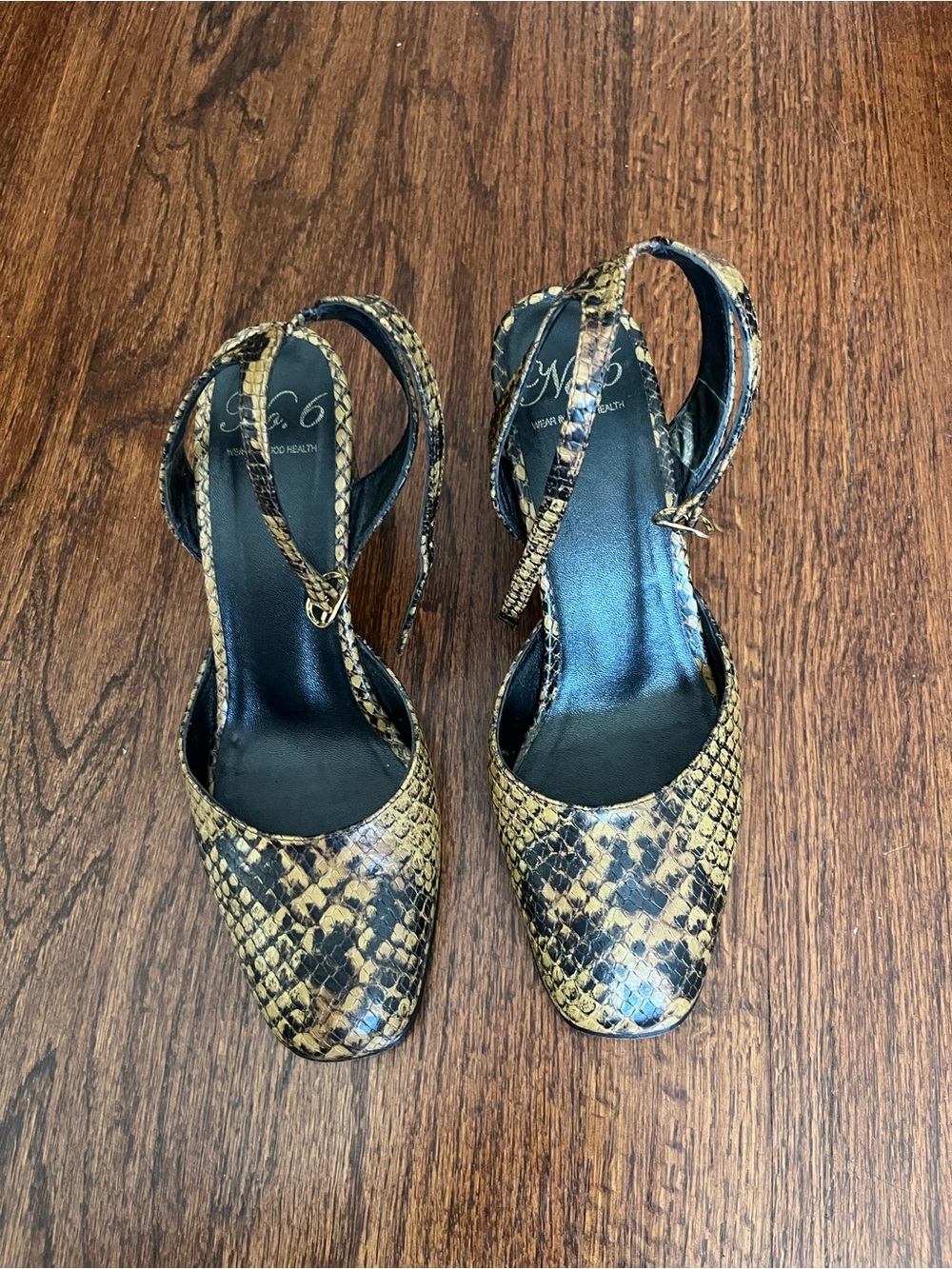 No. 6 Paloma High Heel size 7 in Ochre Snake